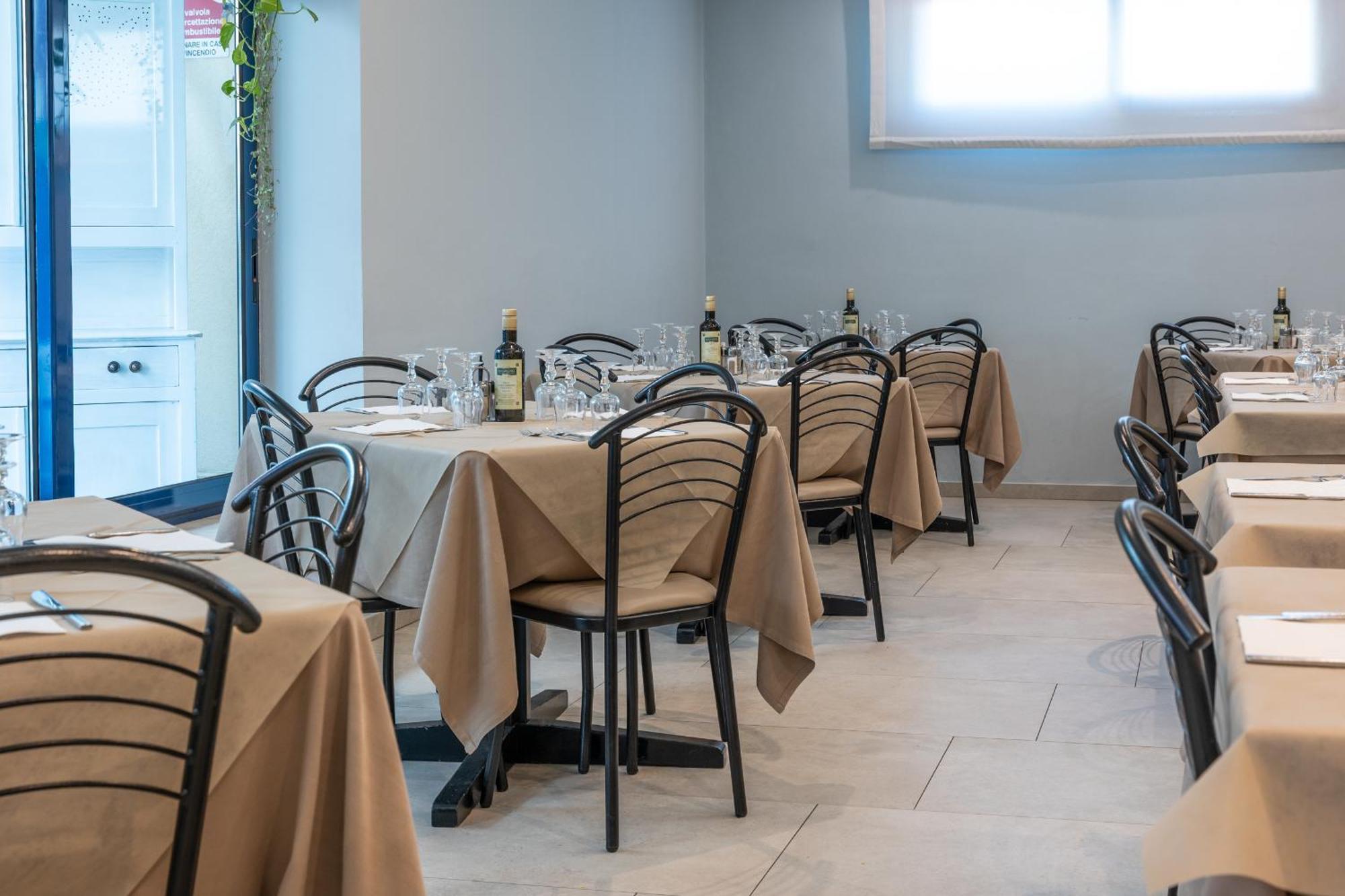 Hotel Thea Белларія-Іджеа-Марина Екстер'єр фото